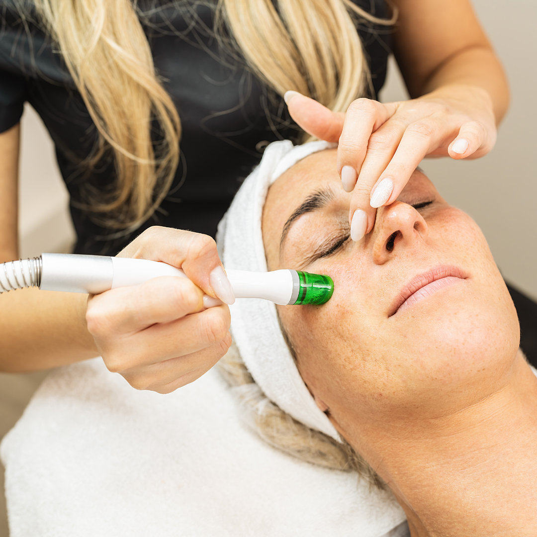 Hydrafacial Treatment: Cleanse, Hydrate, and Exfoliate for Your Best Skin